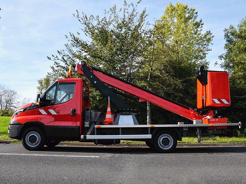 Автовышка Klubb KT48 16 м на базе Iveco Daily