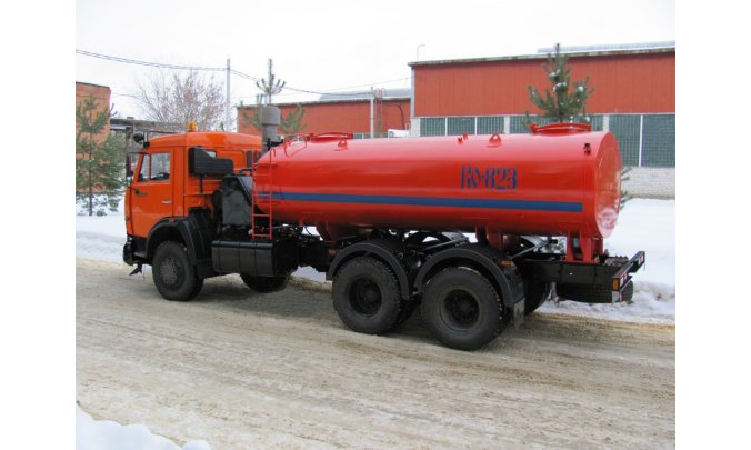 Комбинированная дорожная машина КО-823-04