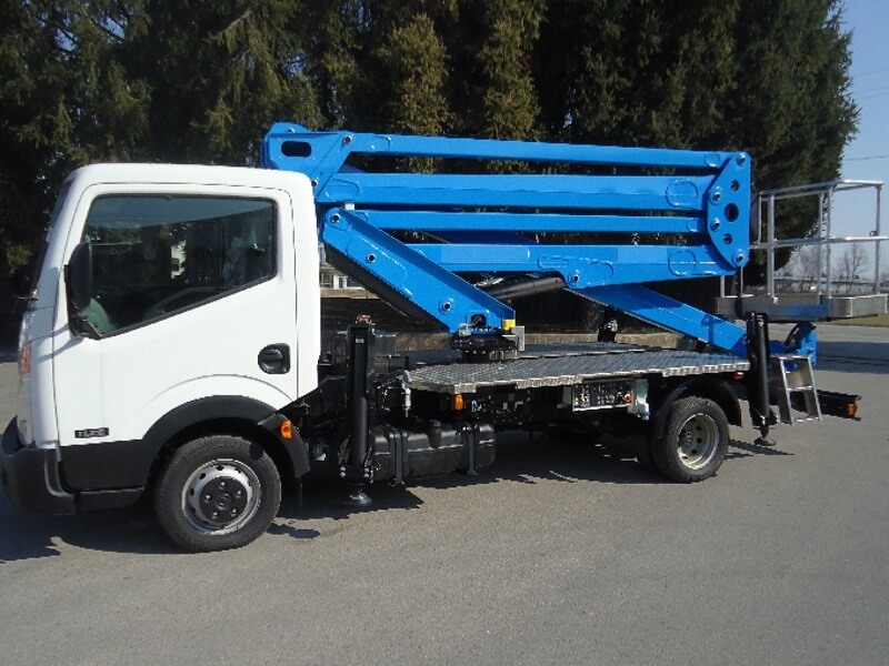 Автовышка Isoli PNT 205 NH 20 м на базе Nissan Cabstar