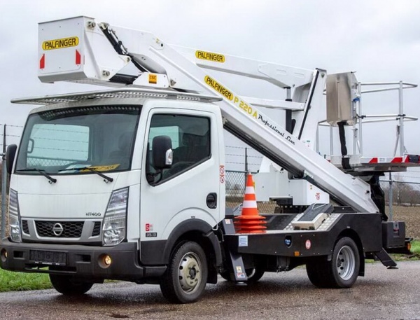Автовышка Palfinger P220A 21.8 м на базе Nissan NT400