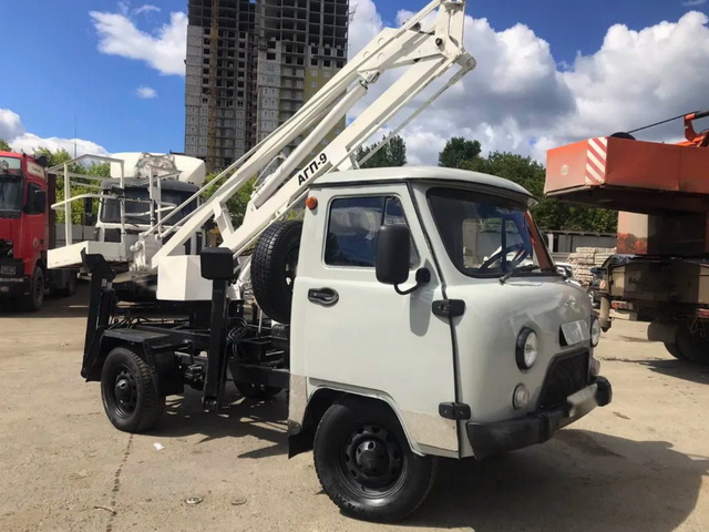 Автовышка УМЗ АГП-9 9 м на базе УАЗ-3909